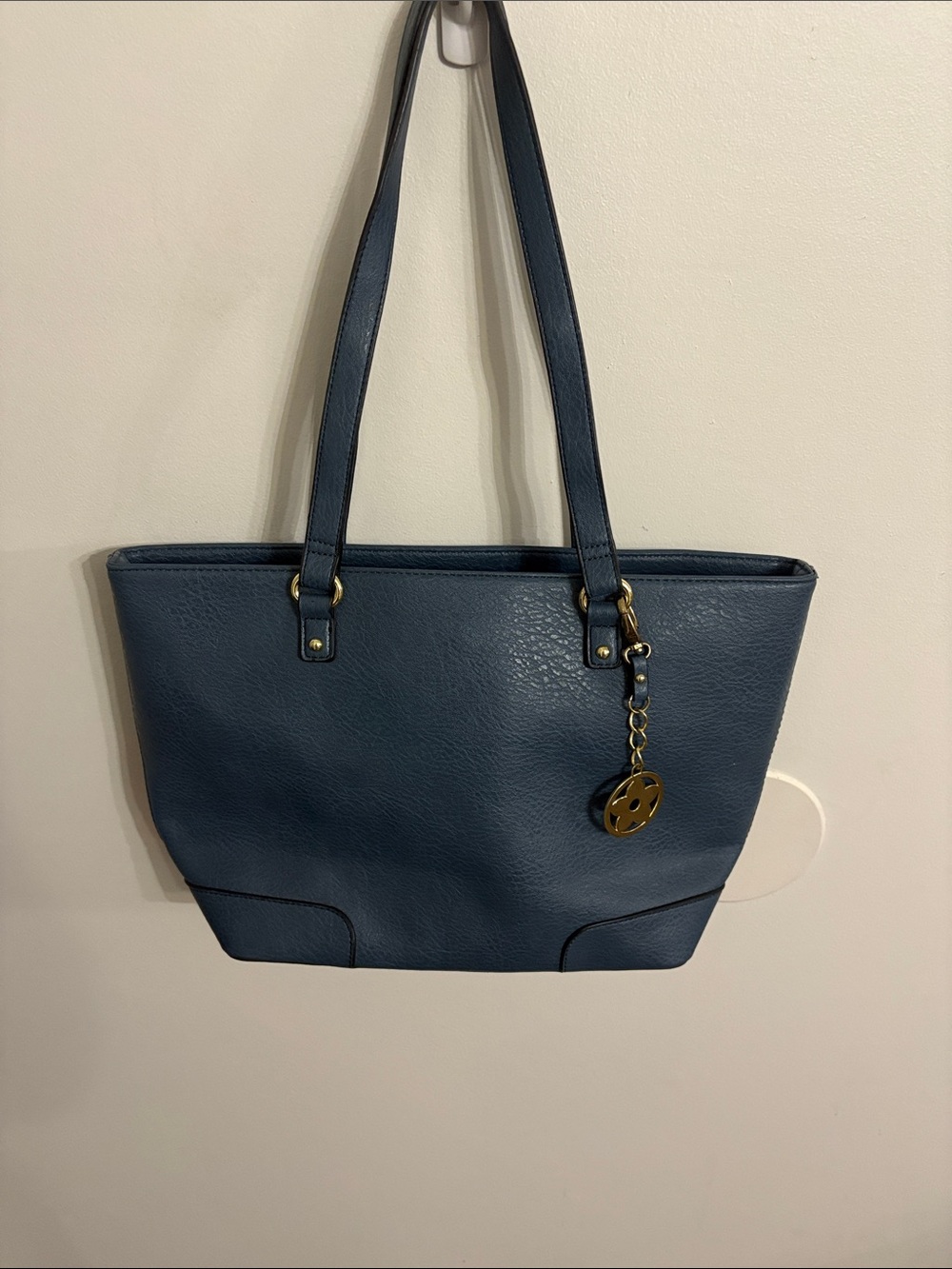 Bueno Classic Navy Tote Bag with Gold Accent
